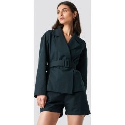 NA-KD Classic Marynarka z szerokim paskiem - Navy. Niebieskie żakiety damskie NA-KD Classic, w paski. Za 242.95 zł.