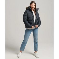 Damska kurtka z kapturem Superdry. Czarne kurtki damskie Superdry., xl, bez wzorów, z materiału, z kapturem. Za 552.95 zł.
