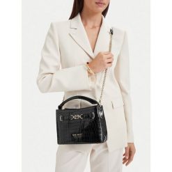 Torebka Nine West. Czarne torebki do ręki damskie Nine West, bez wzorów, klasyczne, bez dodatków. Za 249.99 zł.