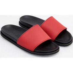 Klapki - Czerwony. Klapki damskie marki Reserved. Za 79.99 zł.