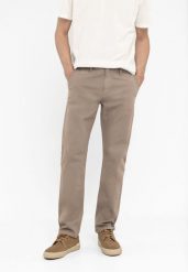 Spodnie chinosy, Regular Fit, R-PARKS. Brązowe eleganckie spodnie męskie Volcano, m, z aplikacjami, z materiału. Za 179.99 zł.