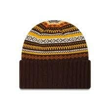 Czapka zimowa damska New Era Rail Isle Cuff Knit Beanie. Brązowe czapki i kapelusze damskie New Era, na zimę, bez wzorów, sportowe. Za 129.99 zł.