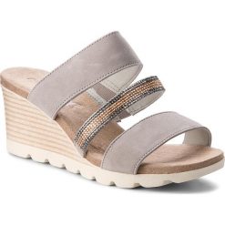 Klapki CAPRICE - 9-27207-20 Lt Grey Suede 201. Klapki damskie marki Caprice. W wyprzedaży za 189.00 zł.