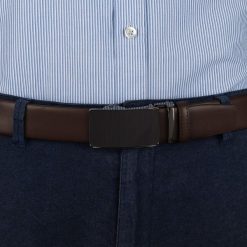 Pasek męski skórzany 3,5 cm klamra automatyczna Beltimore brązowy 02-575 : Kolory - brązowy, beżowy, Rozmiar pasków - r.115-130 cm. Brązowe paski damskie bez wzorów, ze skóry, wizytowe. Za 64.99 zł.