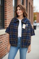 Desigual damski płaszcz niebieski w kratę, oversize kimono, rozm. EU44. Brązowe płaszcze damskie Desigual, na jesień, bez wzorów, z wełny, krótkie, bez kaptura. Za 302.99 zł.