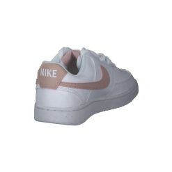 Buty do chodzenia damskie Nike W Court Vision LO NN. Białe obuwie sportowe damskie Nike, bez wzorów, z materiału, trekkingowe. Za 403.00 zł.