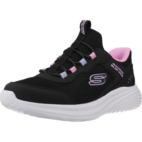 Buty SKECHERS BOUNDER PRO Czarny. Czarne trekkingi damskie Skechers, trekkingowe. Za 390.00 zł.