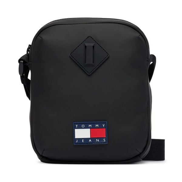 Saszetka Tommy Jeans. Czarne saszetki męskie Tommy Jeans, z jeansu, młodzieżowe, małe. Za 182.99 zł.
