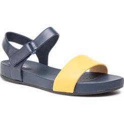 Sandały CLARKS - Bright Pacey 261412564 Yellow. Klapki damskie marki Clarks. Za 349.00 zł.