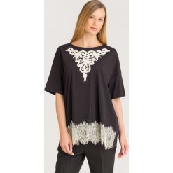 T-SHIRT LE COEUR TWINSET. Czarne t-shirty damskie Twinset, l, z aplikacjami, z bawełny, bez kołnierzyka. Za 265.30 zł.
