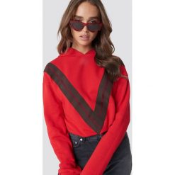 NA-KD Bluza z kapturem z nadrukiem V - Red. Czerwone bluzy damskie NA-KD, z nadrukiem. Za 181.95 zł.