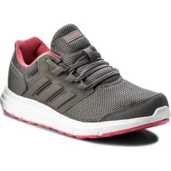 Buty adidas - Galaxy 4 W CP8837 Grefou/Reapnk. Szare obuwie sportowe damskie Adidas, z materiału. W wyprzedaży za 179.00 zł.