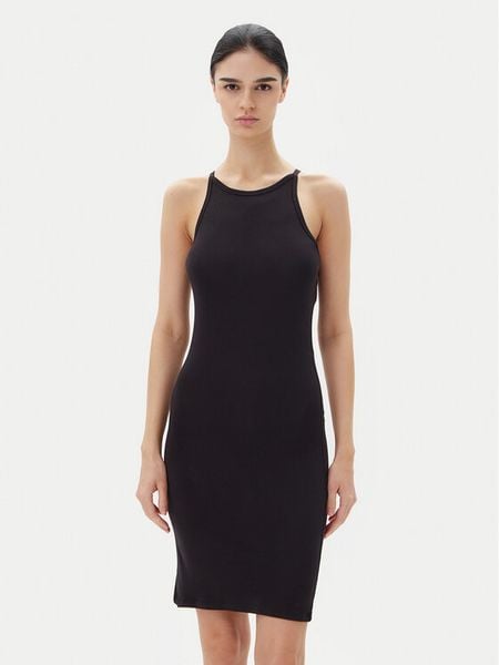 Pieces Sukienka codzienna Jane 17155478 Czarny Slim Fit. Czarne sukienki damskie Pieces, na co dzień, xs, bez wzorów, z wiskozy, bez kołnierzyka, bez ramiączek, proste. Za 69.99 zł.