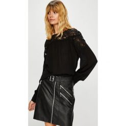 Morgan - Bluzka. Czarne bluzki damskie Morgan, bez wzorów, z koronki, casualowe, bez kołnierzyka, bez ramiączek. W wyprzedaży za 159.90 zł.