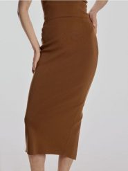 Spódnica midi z rozcięciem - brązowy. Brązowe spódnice damskie Reserved, l, bez wzorów, z dzianiny, midi, dopasowane. W wyprzedaży za 79.99 zł.