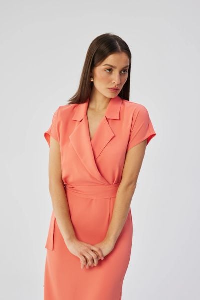 Elegancka sukienka ołówkowa z kołnierzem pomarańczowa. Brązowe sukienki damskie Stylove, do pracy, xxl, bez wzorów, z elastanu, biznesowe, bez kołnierzyka, bez ramiączek, midi, dopasowane. Za 349.00 zł.