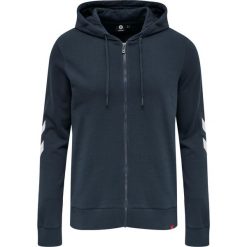 Bluza z kapturem i zamkiem błyskawicznym Hummel Legacy Plus. Niebieskie bluzy męskie Hummel, m, bez wzorów, z kapturem, na fitness i siłownię. Za 220.00 zł.