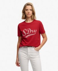 Superdry Varsity Script T‑Shirt z bawełny organicznej – relaxed fit. Czerwone t-shirty damskie Superdry., bez wzorów, z bawełny, klasyczne, bez kołnierzyka. Za 174.80 zł.
