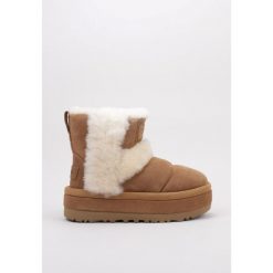 Buty UGG Classic Chillapeak Brązowe Damskie. Brązowe obuwie sportowe damskie UGG, bez wzorów, z zamszu, trekkingowe. Za 1,105.30 zł.