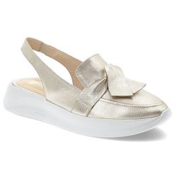Złote Sandały Armodo Stylowe Obuwie Damskie. Żółte klapki damskie Armodo, bez wzorów, ze skóry, eleganckie, bez obcasa. Za 329.00 zł.