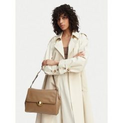 Torebka Furla. Brązowe torebki do ręki damskie Furla, bez wzorów, klasyczne, bez dodatków. Za 2,149.00 zł.