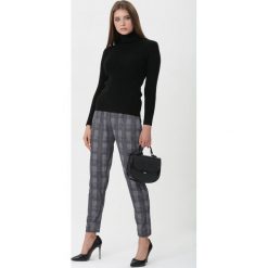 Granatowe Spodnie Gaia. Spodnie materiałowe damskie Born2be, l, bez wzorów, z materiału. Za 59.99 zł.