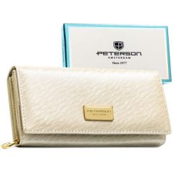 Portfel damski w kolorze ecru, zamykany na zatrzask, wykonany ze skóry naturalnej i ekologicznej - Peterson. Portfele damskie Peterson, bez wzorów, ze skóry ekologicznej. Za 87.99 zł.