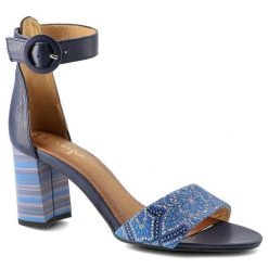 Granatowe Sandały Maciejka Letnie Buty Na Obcasie. Niebieskie klapki damskie Maciejka, z aplikacjami, ze skóry, bez obcasa, na obcasie, bez zapięcia. Za 239.00 zł.