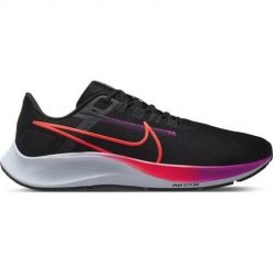 Buty do biegania męskie Nike Air Zoom Pegasus 38. Czarne buty sportowe męskie Nike, z gumy, bez zapięcia, do biegania. Za 596.00 zł.