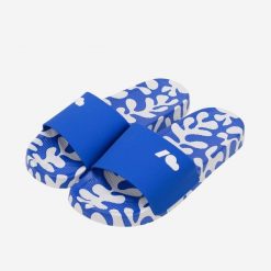 Klapki Kubota Basenowe Basic Print Niebieskie. Niebieskie klapki damskie Kubota, bez wzorów, z dresówki, eleganckie, bez obcasa. Za 79.99 zł.
