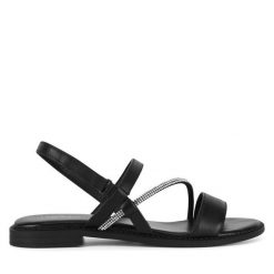 Sandały Lasocki. Czarne klapki damskie Lasocki, bez wzorów, bez obcasa, na płaskiej podeszwie, bez zapięcia. Za 129.99 zł.