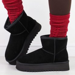 Czarne skórzane ciepłe zimowe mukluki, eskimoski T.Sokolski 531. Czarne śniegowce i trapery damskie Sokolski, ze skóry. Za 199.00 zł.