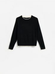 Sweter z kontrastową lamówką - czarny. Czarne swetry damskie Reserved, l, bez wzorów, z dzianiny, bez kołnierzyka, bez ramiączek, bez kaptura. Za 99.99 zł.