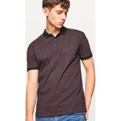 Koszulka polo z mikroprintem - Bordowy. Czerwone koszulki polo męskie Reserved. W wyprzedaży za 49.99 zł.