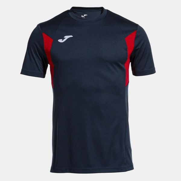 Koszulka Joma Winner III. Czerwone koszulki sportowe męskie Joma, l, z aplikacjami, z meshu, bez kołnierzyka, bez ramiączek, do piłki nożnej. Za 159.50 zł.