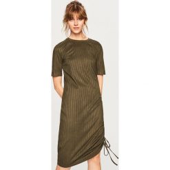 Sukienka midi ze ściągaczem z boku - Khaki. Sukienki damskie marki Reserved. Za 59.99 zł.