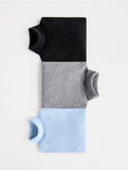 Wełniany sweter z golfem - jasnoniebieski. Niebieskie swetry damskie Reserved, l, bez wzorów, z dzianiny, bez kołnierzyka, bez ramiączek, bez kaptura. Za 159.99 zł.