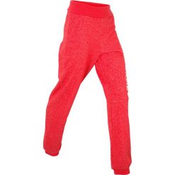 Spodnie sportowe z wywijanym paskiem, długie bonprix truskawkowy. Spodnie dresowe damskie marki WED'ZE. Za 44.99 zł.
