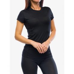 Koszulka merino damska Sensor Merino Air Tee SS. Czarne koszulki sportowe damskie Sensor, bez wzorów, bez kołnierzyka, bez ramiączek. Za 282.99 zł.