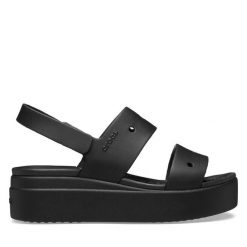 Sandały Crocs. Czarne sandały damskie Crocs, bez wzorów, bez obcasa, na płaskiej podeszwie, bez zapięcia. Za 249.99 zł.