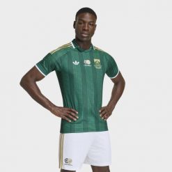 Koszulka wyjazdowa RPA 26. Zielone koszulki sportowe męskie Adidas, l, z aplikacjami, z materiału, bez kołnierzyka, bez ramiączek, do biegania. Za 439.00 zł.