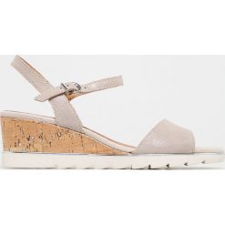Marco Tozzi - Sandały. Klapki damskie Marco Tozzi. W wyprzedaży za 219.90 zł.
