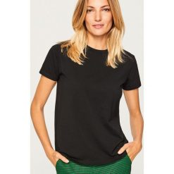 Gładki t-shirt z lyocellem - Czarny. Czarne t-shirty damskie Reserved, z lyocellu. Za 49.99 zł.