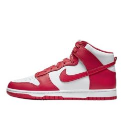 Buty do chodzenia dla dorosłych Nike Dunk High University Red. Białe obuwie sportowe damskie Nike, bez wzorów, ze skóry, do koszykówki. Za 1,138.96 zł.