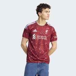 Koszulka podstawowa Liverpool FC 26/27. Czerwone koszulki sportowe męskie Adidas, l, bez wzorów, z dzianiny, bez kołnierzyka, bez ramiączek, do piłki nożnej, climacool (adidas). Za 439.00 zł.
