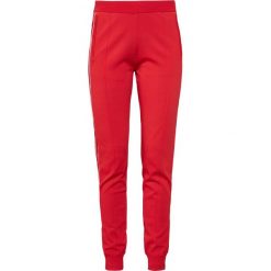 DESIGNERS REMIX CASEY PANTS Spodnie treningowe rot. Spodnie sportowe damskie marki DESIGNERS REMIX. Za 839.00 zł.
