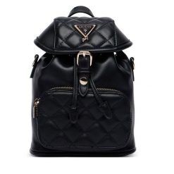 Plecak Guess. Czarne plecaki damskie Guess, z aplikacjami. Za 324.99 zł.