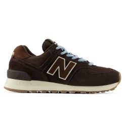 Buty damskie New Balance W57474P – brązowe. Brązowe obuwie sportowe damskie New Balance, bez wzorów, z materiału. Za 389.99 zł.