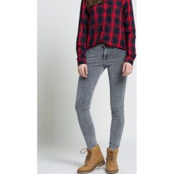 Wrangler - Spodnie Marbled Stone. Szare spodnie materiałowe damskie Wrangler, z bawełny. W wyprzedaży za 179.90 zł.
