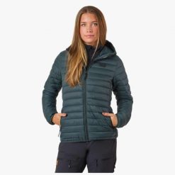 Kurtka outdoor hiking damska Swedemount Lofoten Hood Jacket wodoodporna. Zielone kurtki damskie SWEDEMOUNT, bez wzorów, z puchu, bez kaptura, outdoorowe. Za 499.99 zł.